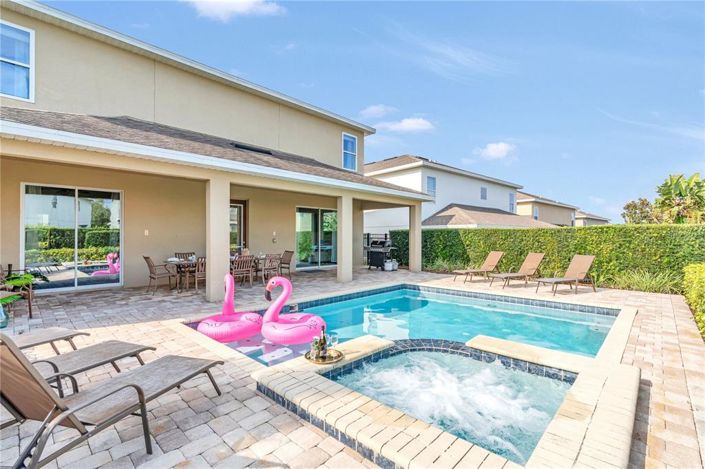 Image No.60-11 Bed Property for sale