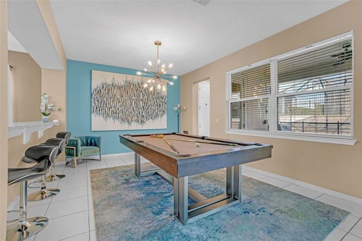 Image No.10-9 Bed Property for sale