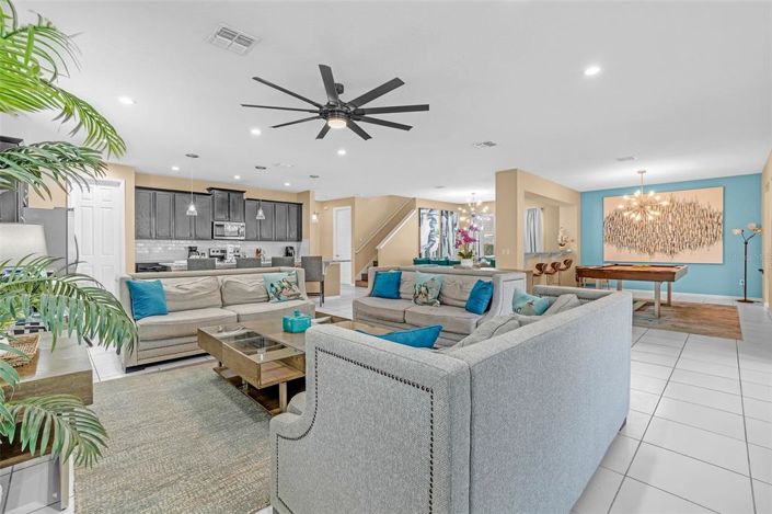 Image No.13-9 Bed Property for sale