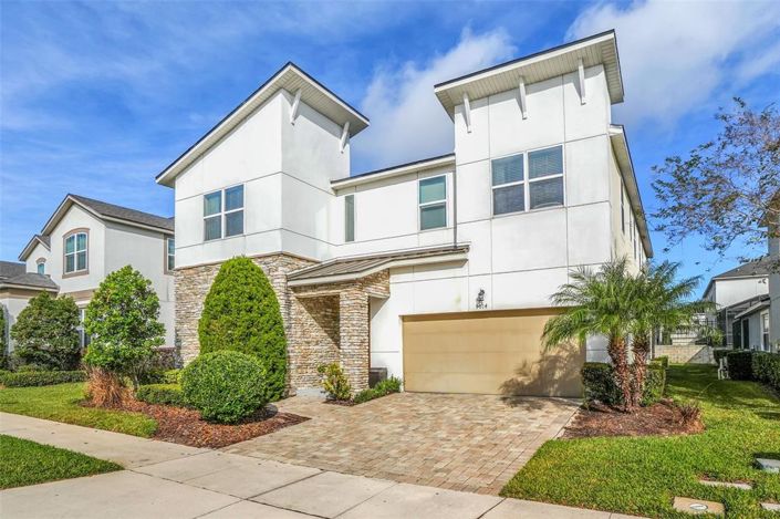 Image No.2-9 Bed Property for sale