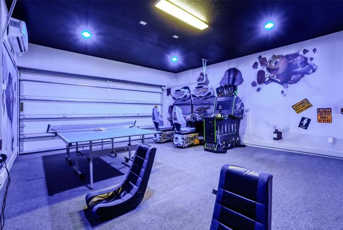 Image No.21-9 Bed Property for sale