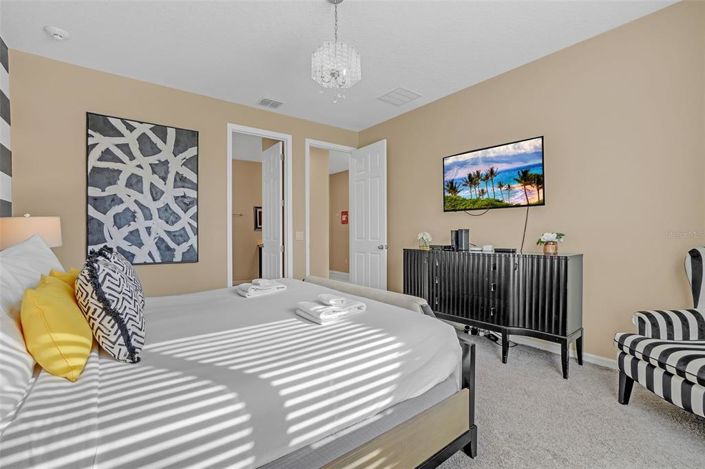 Image No.25-9 Bed Property for sale