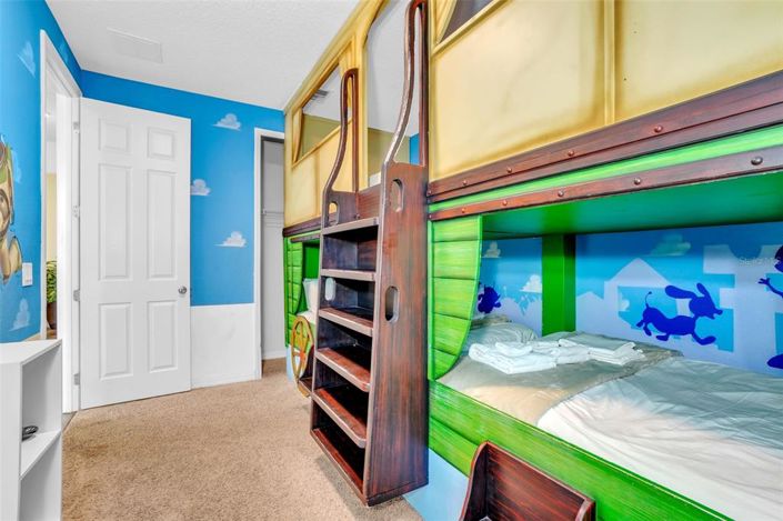 Image No.35-9 Bed Property for sale