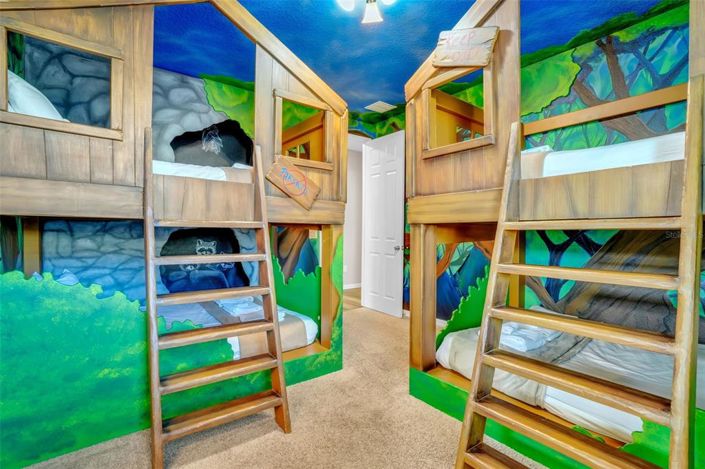 Image No.36-9 Bed Property for sale