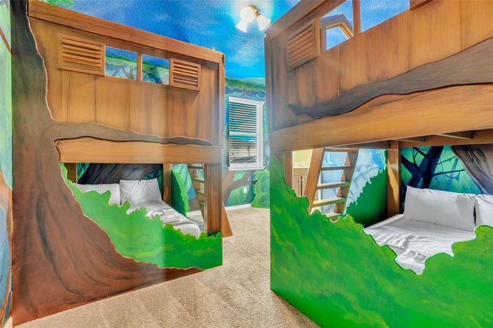 Image No.37-9 Bed Property for sale