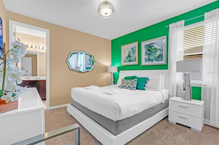 Image No.40-9 Bed Property for sale