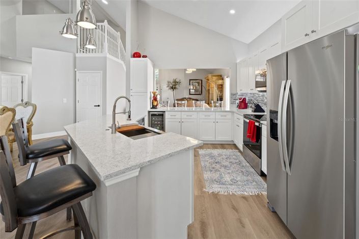 Image No.10-6 Bed Property for sale