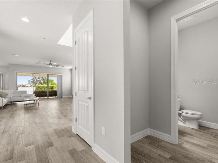 Image No.12-5 Bed Property for sale