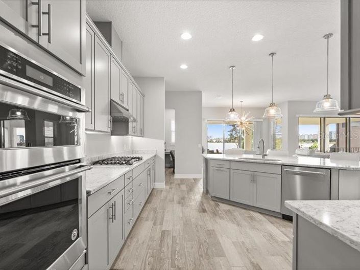 Image No.20-5 Bed Property for sale