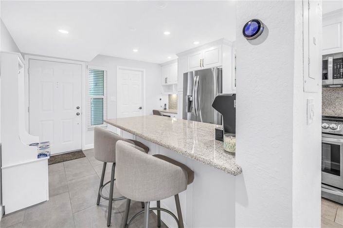 Image No.10-2 Bed Property for sale