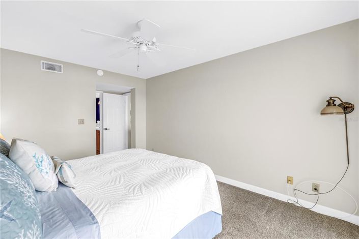 Image No.25-2 Bed Property for sale