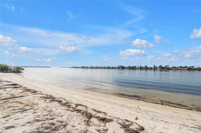 Image No.37-2 Bed Property for sale