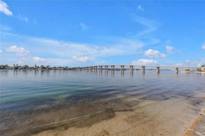 Image No.40-2 Bed Property for sale