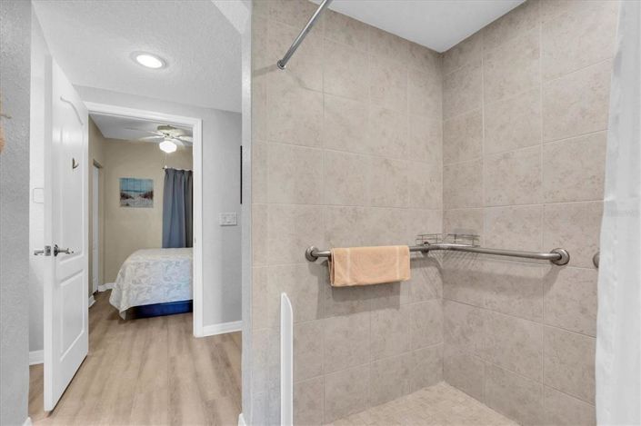 Image No.21-2 Bed Property for sale