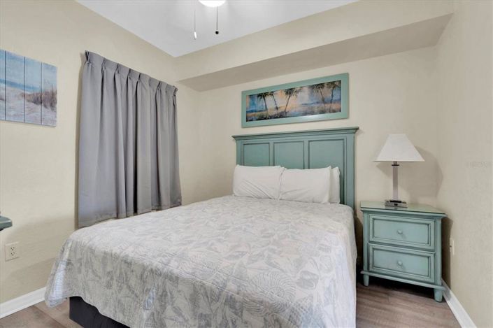 Image No.24-2 Bed Property for sale