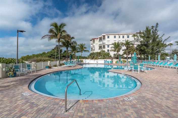 Image No.28-2 Bed Property for sale