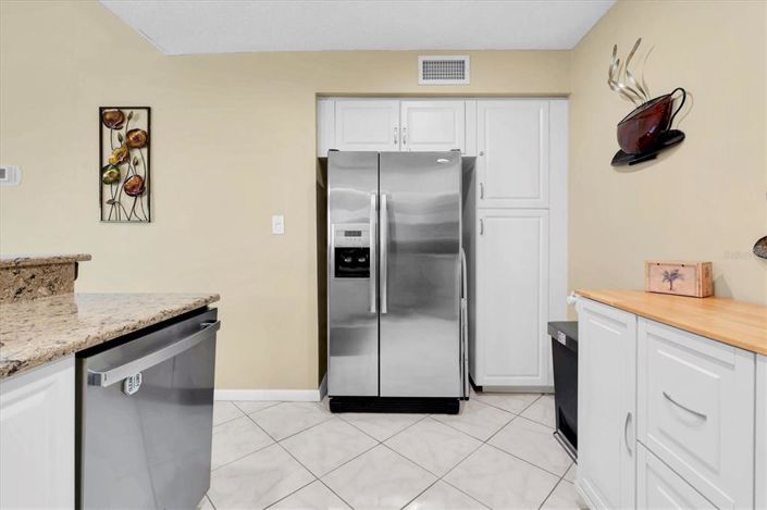 Image No.18-2 Bed Property for sale