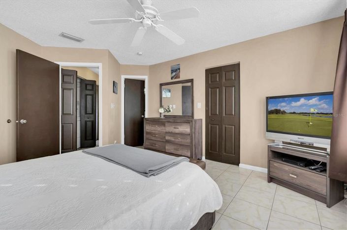 Image No.27-2 Bed Property for sale