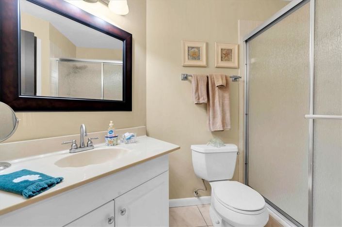 Image No.28-2 Bed Property for sale