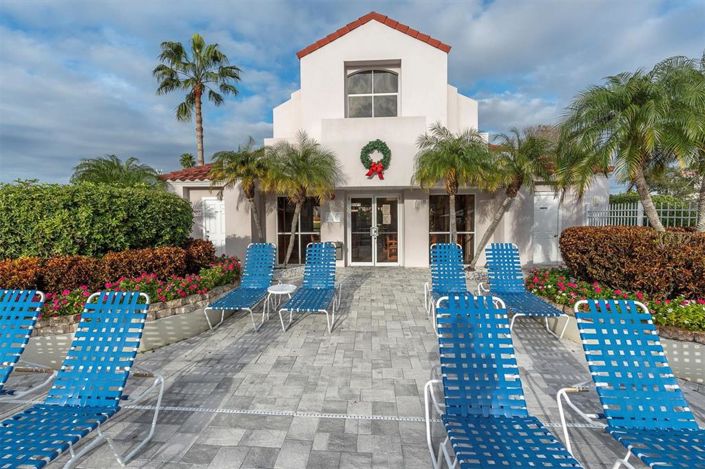 Image No.35-2 Bed Property for sale