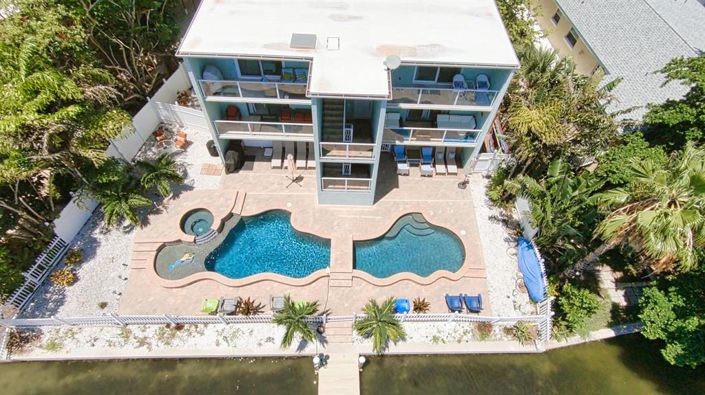 Image No.4-8 Bed Property for sale