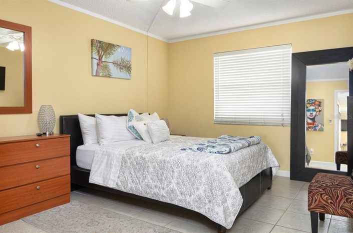 Image No.43-8 Bed Property for sale