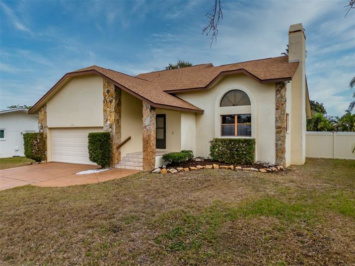 Image No.1-4 Bed Property for sale