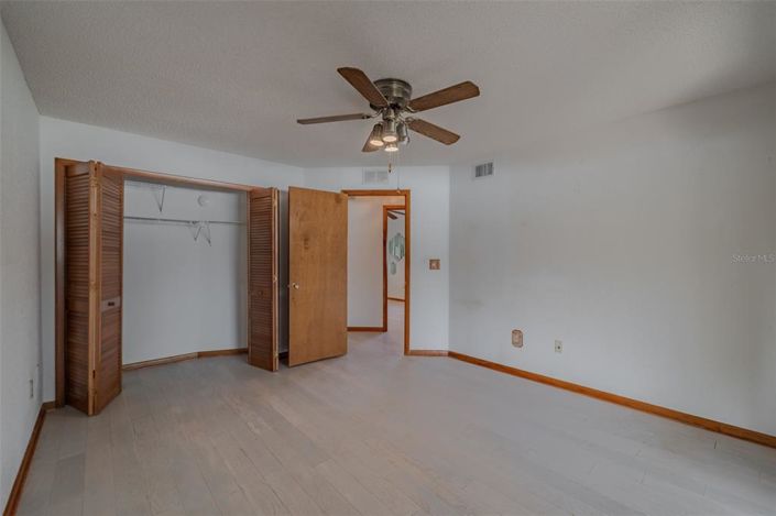 Image No.20-4 Bed Property for sale