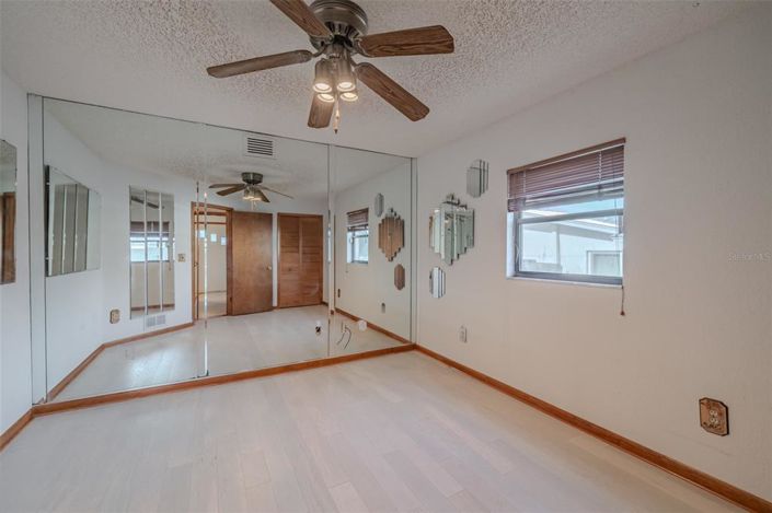 Image No.21-4 Bed Property for sale