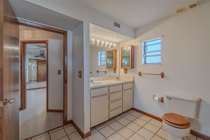 Image No.23-4 Bed Property for sale