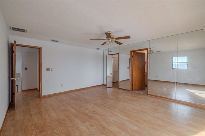 Image No.25-4 Bed Property for sale