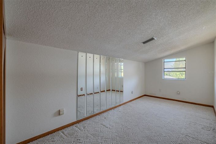 Image No.28-4 Bed Property for sale