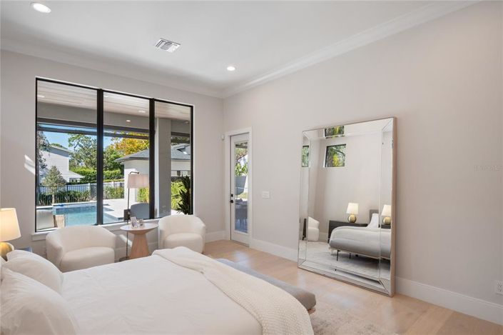 Image No.15-5 Bed Property for sale