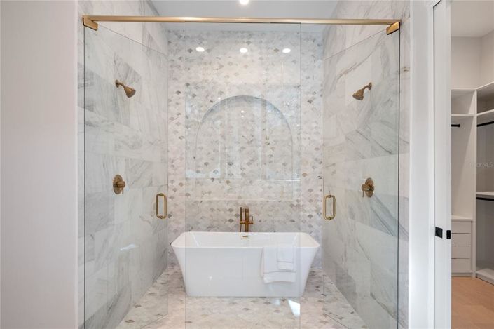 Image No.16-5 Bed Property for sale