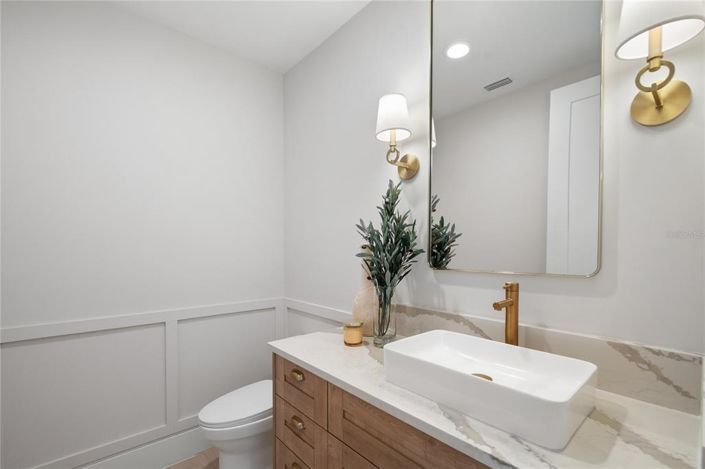 Image No.19-5 Bed Property for sale