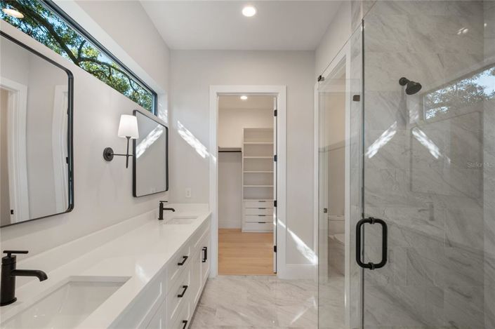 Image No.26-5 Bed Property for sale