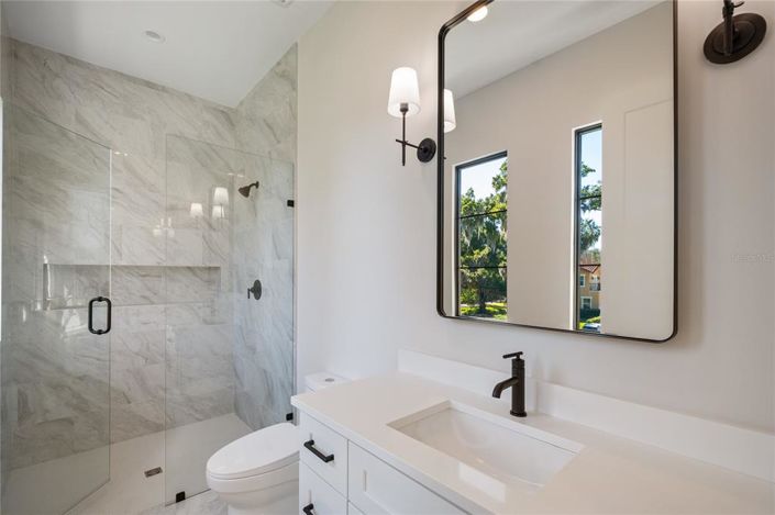 Image No.28-5 Bed Property for sale