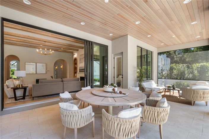 Image No.30-5 Bed Property for sale