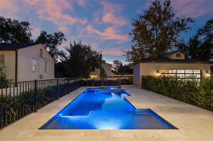 Image No.33-5 Bed Property for sale