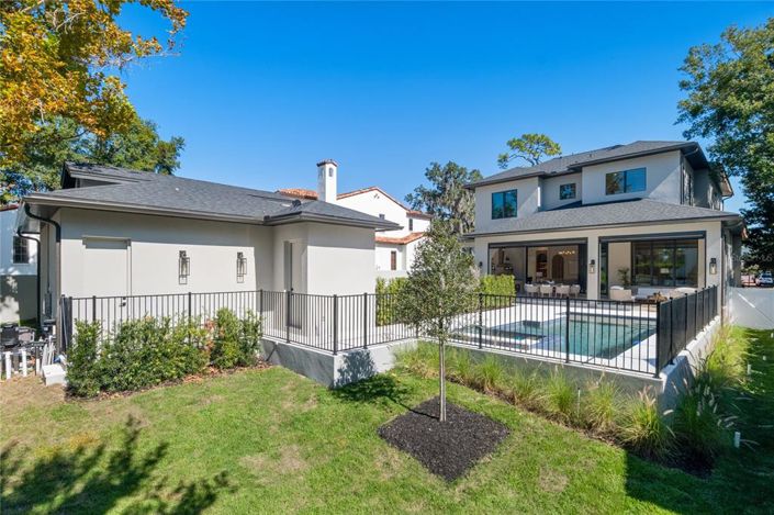 Image No.36-5 Bed Property for sale