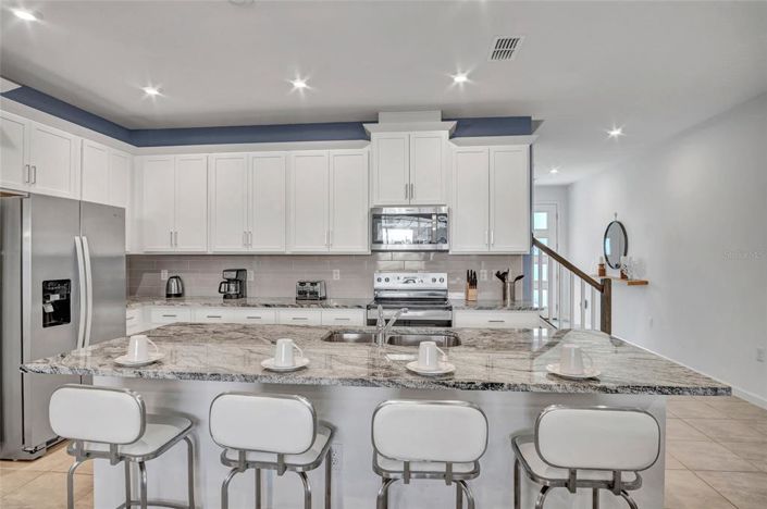 Image No.10-5 Bed Townhouse for sale