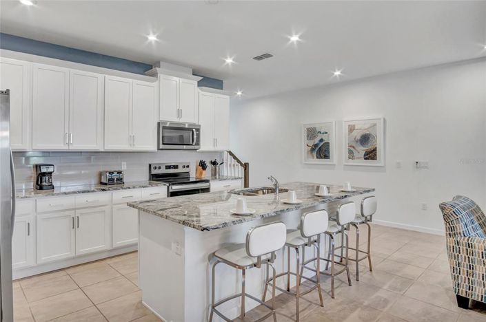 Image No.11-5 Bed Townhouse for sale