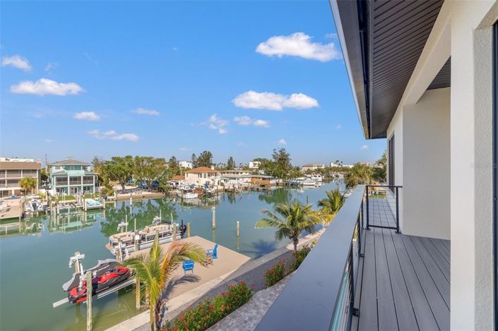 Image No.18-10 Bed Property for sale