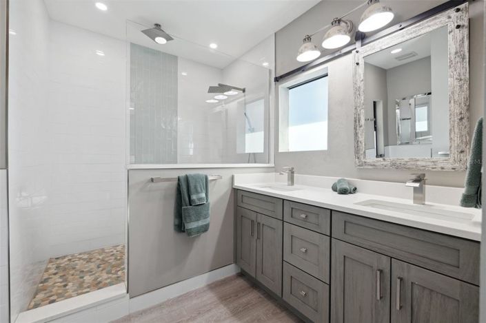 Image No.49-10 Bed Property for sale