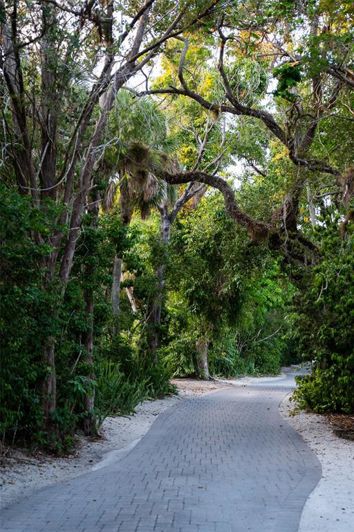 Image No.21-5 Bed Property for sale