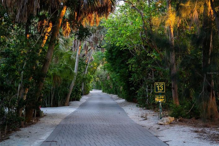 Image No.25-5 Bed Property for sale