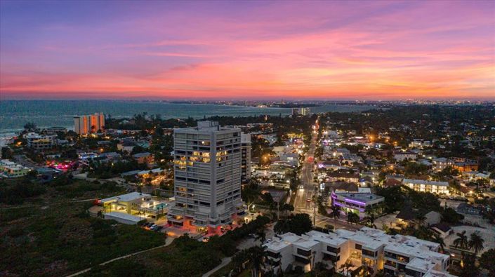 Image No.32-5 Bed Property for sale