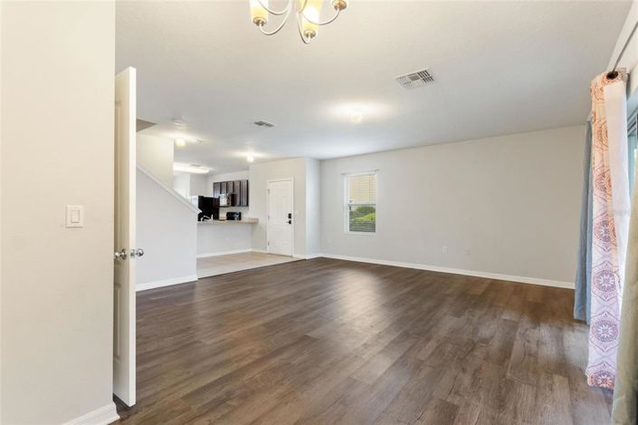 Image No.8-3 Bed Townhouse for sale