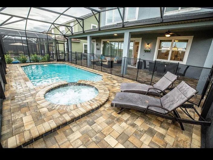 Image No.4-6 Bed Property for sale