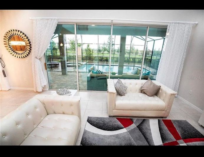 Image No.8-6 Bed Property for sale